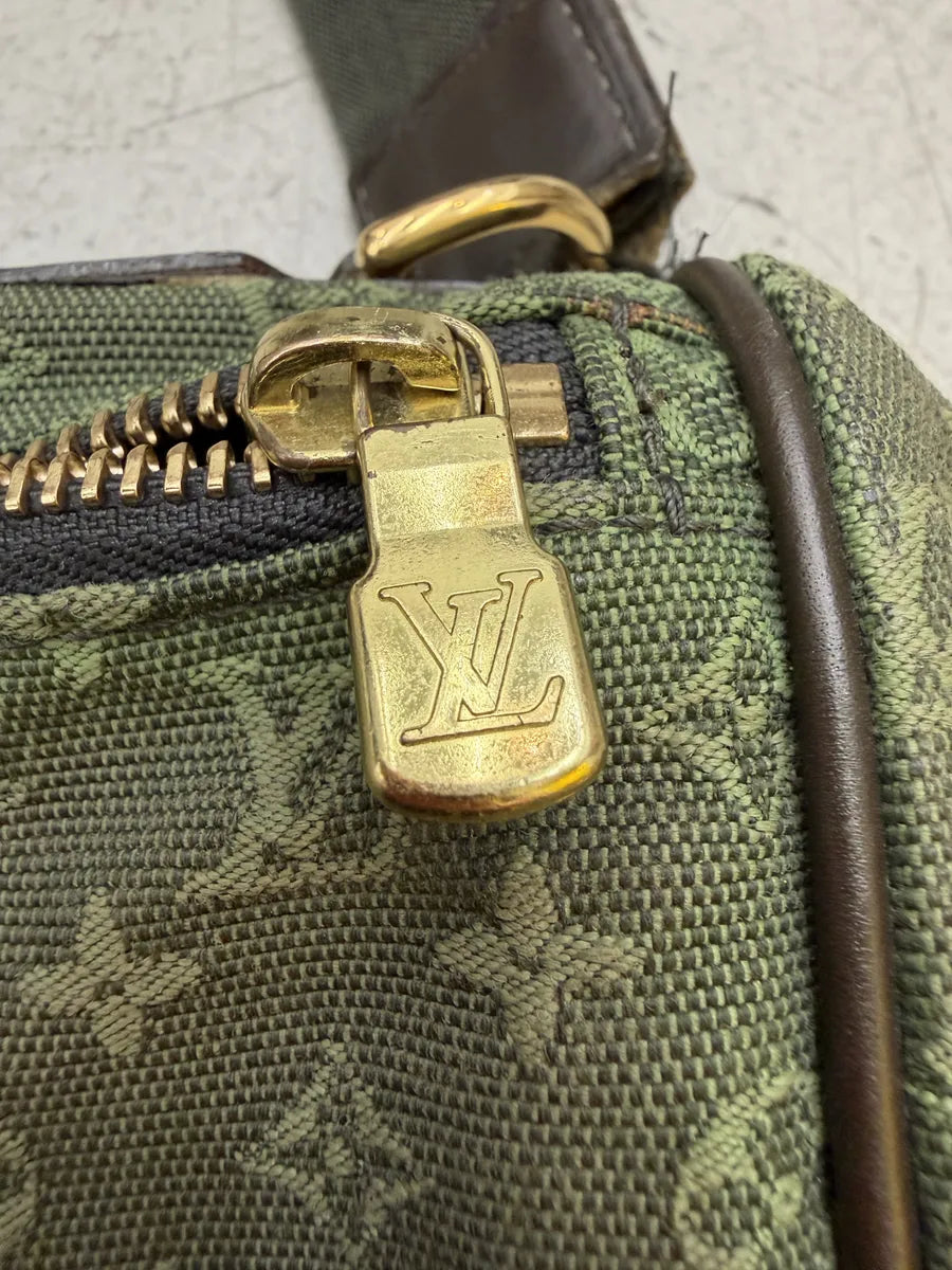Louis Vuitton Green Canvas Monogrammed Messenger Bag  ubzOcDI 14