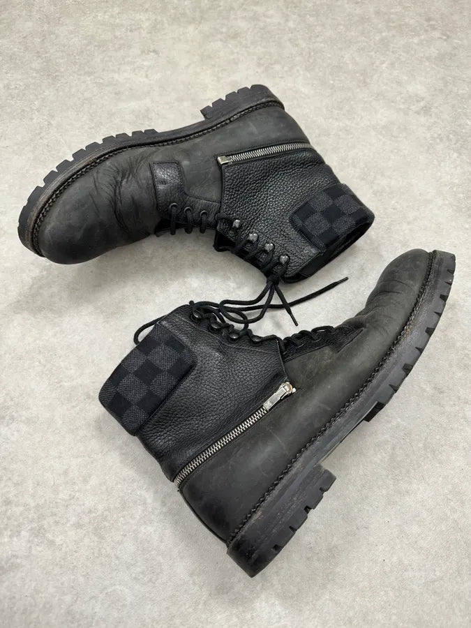 Louis Vuitton Lace-Up Detachable Black Eroded Leather Boots KGEuVuu 1