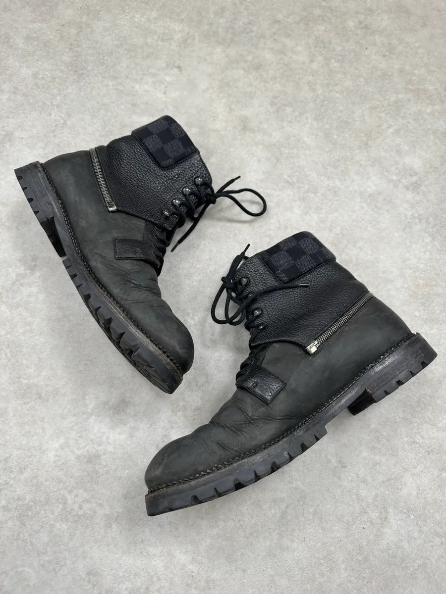 Louis Vuitton Lace-Up Detachable Black Eroded Leather Boots KGEuVuu 3