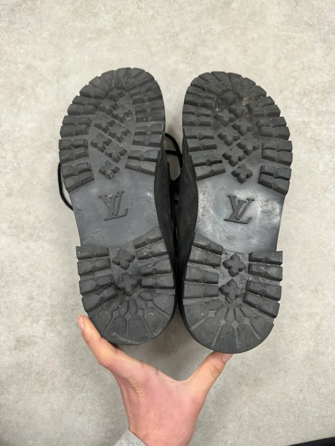 Louis Vuitton Lace-Up Detachable Black Eroded Leather Boots KGEuVuu 8