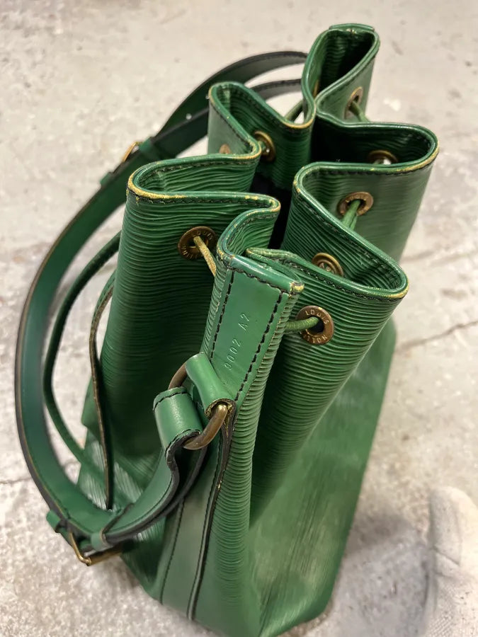Louis Vuitton Noé Green Epi Leather Handle Bag (OS) pHEoIAO 6