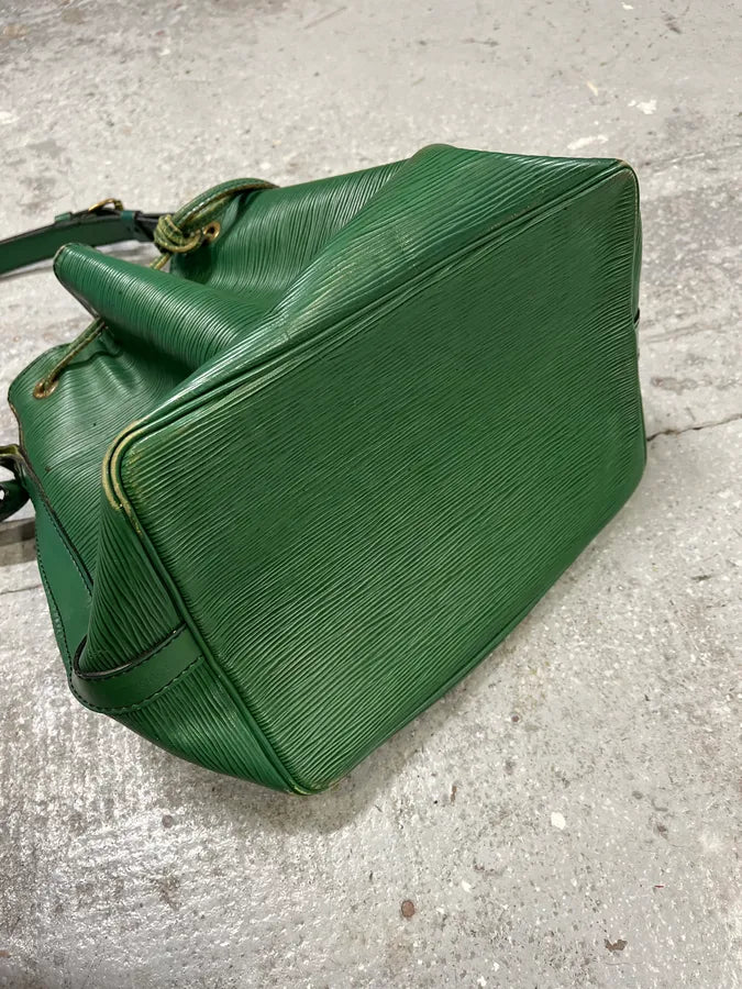 Louis Vuitton Noé Green Epi Leather Handle Bag (OS) pHEoIAO 7
