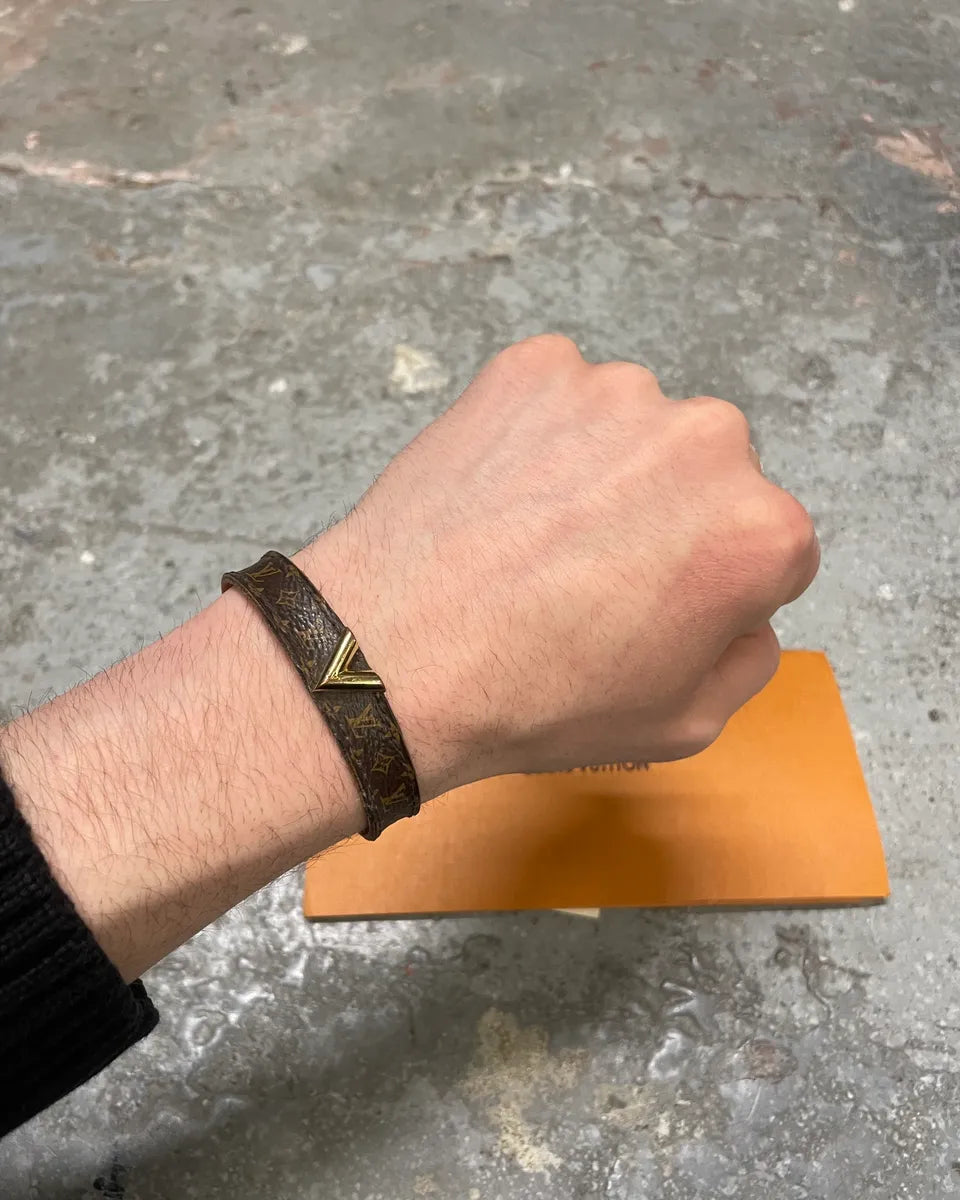 Louis Vuitton V Original Bracelet (OS) 3