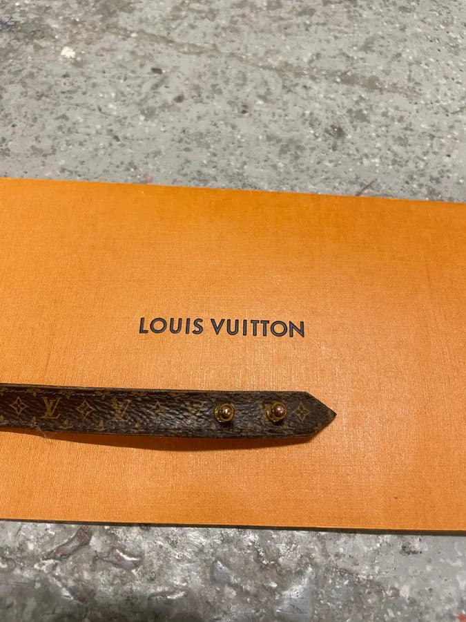 Louis Vuitton V Original Bracelet (OS) 5