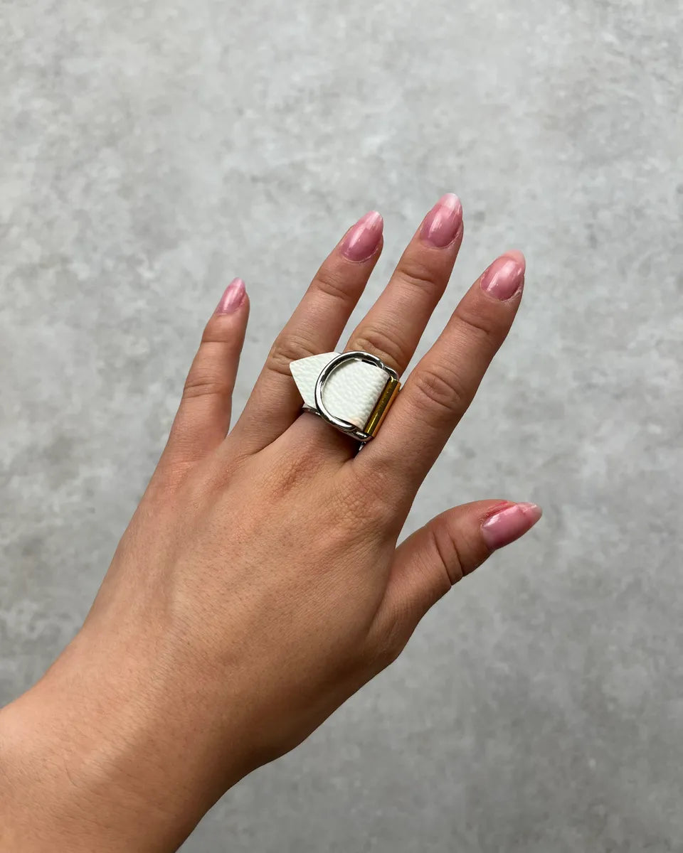 Louis Vuitton White Leather Ring tFqyNZa 0