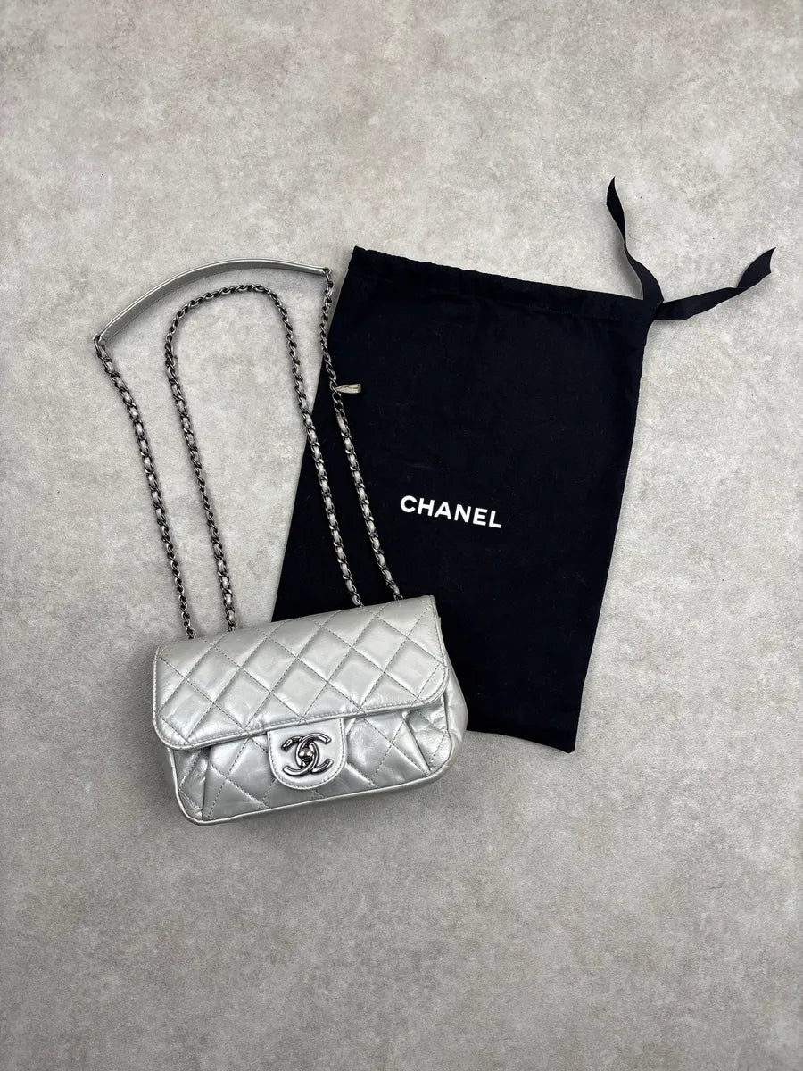 Chanel Silver Leather Quilted CC Turn-Lock Mini Bag lpaBxtkC 1