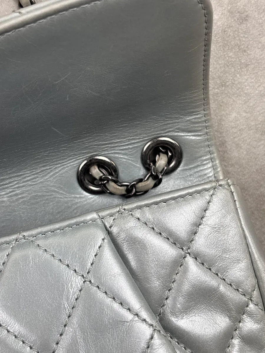 Chanel Silver Leather Quilted CC Turn-Lock Mini Bag lpaBxtkC 15
