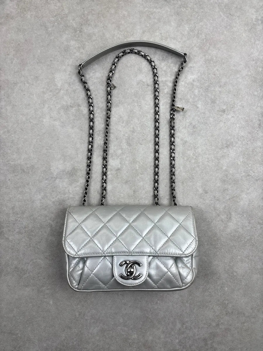 Chanel Silver Leather Quilted CC Turn-Lock Mini Bag lpaBxtkC 0