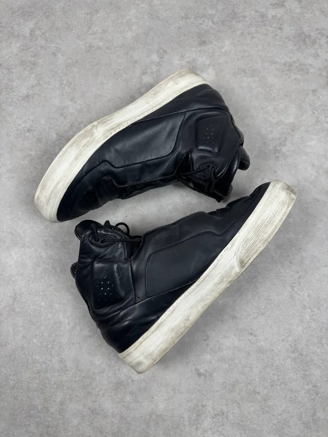 Maison Margiela Black High Leather Avant-Garde Sneakers yTMyJye 1