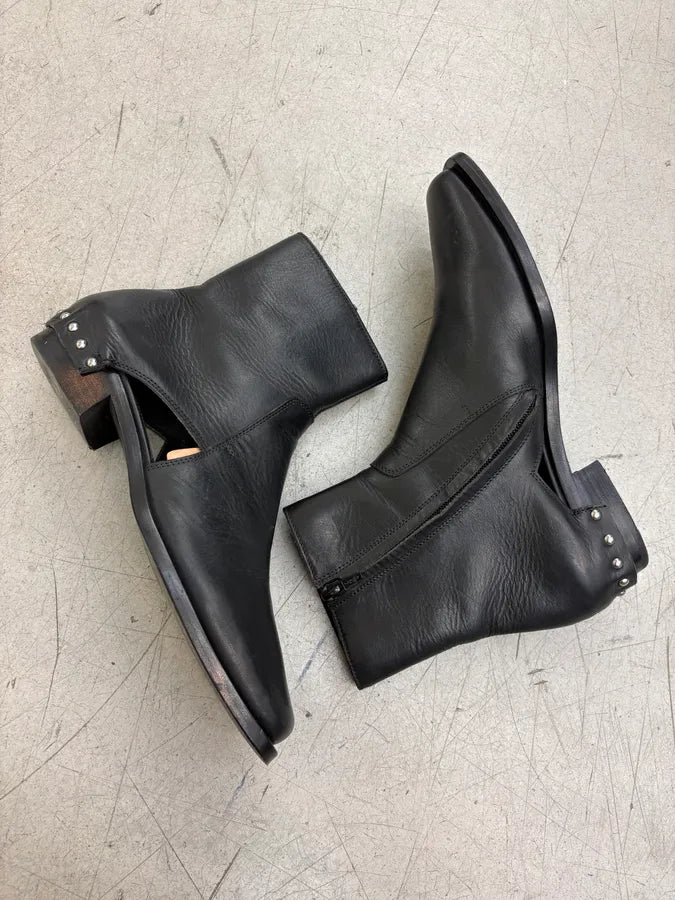 Maison Margiela Black Leather Studded Ankle Boots Kdxcoyf 5