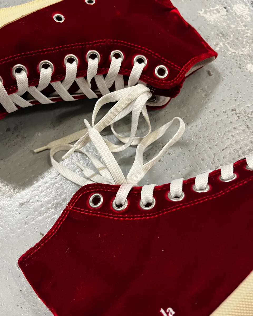 Maison Margiela Burgundy Velvet Tabi High-Top Sneakers PvHuUgt 4