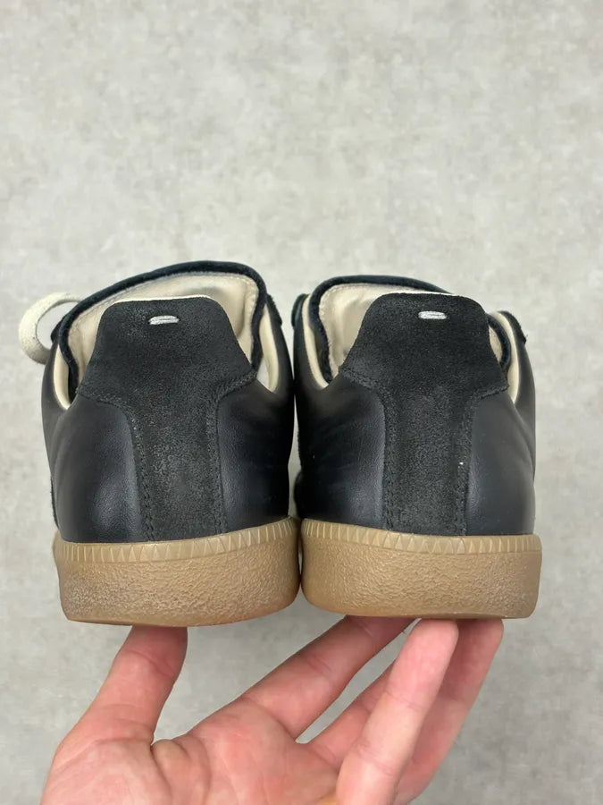 Maison Margiela Replica Black Gats Low Sneakers CryRclG 5