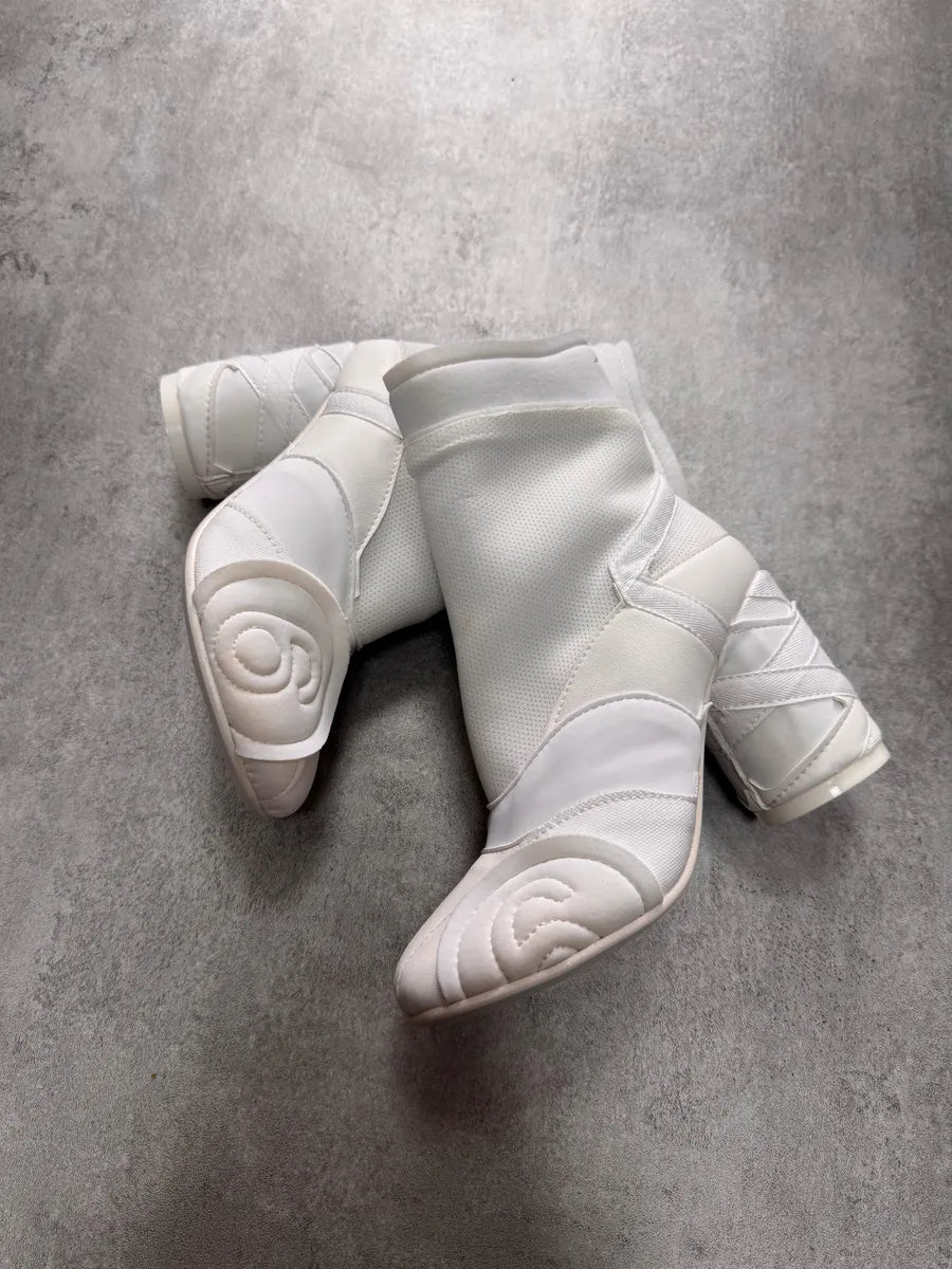 Maison Margiela MM6 White Embossed Logo Ankle Boots oXoVTUR 6