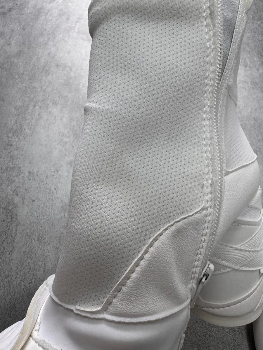 Maison Margiela MM6 White Embossed Logo Ankle Boots oXoVTUR 8