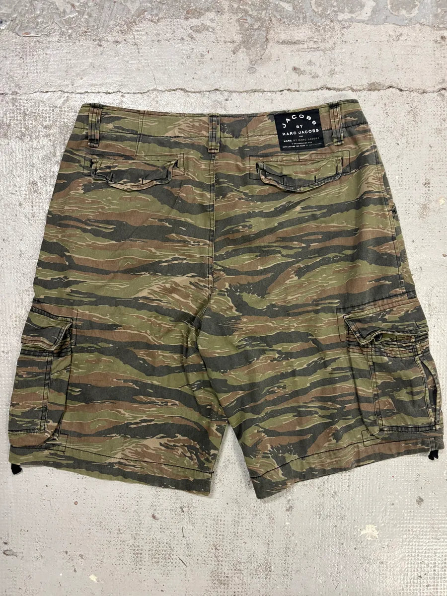 Marc Jacobs Military Green Camo Shorts mniOKDJ 5