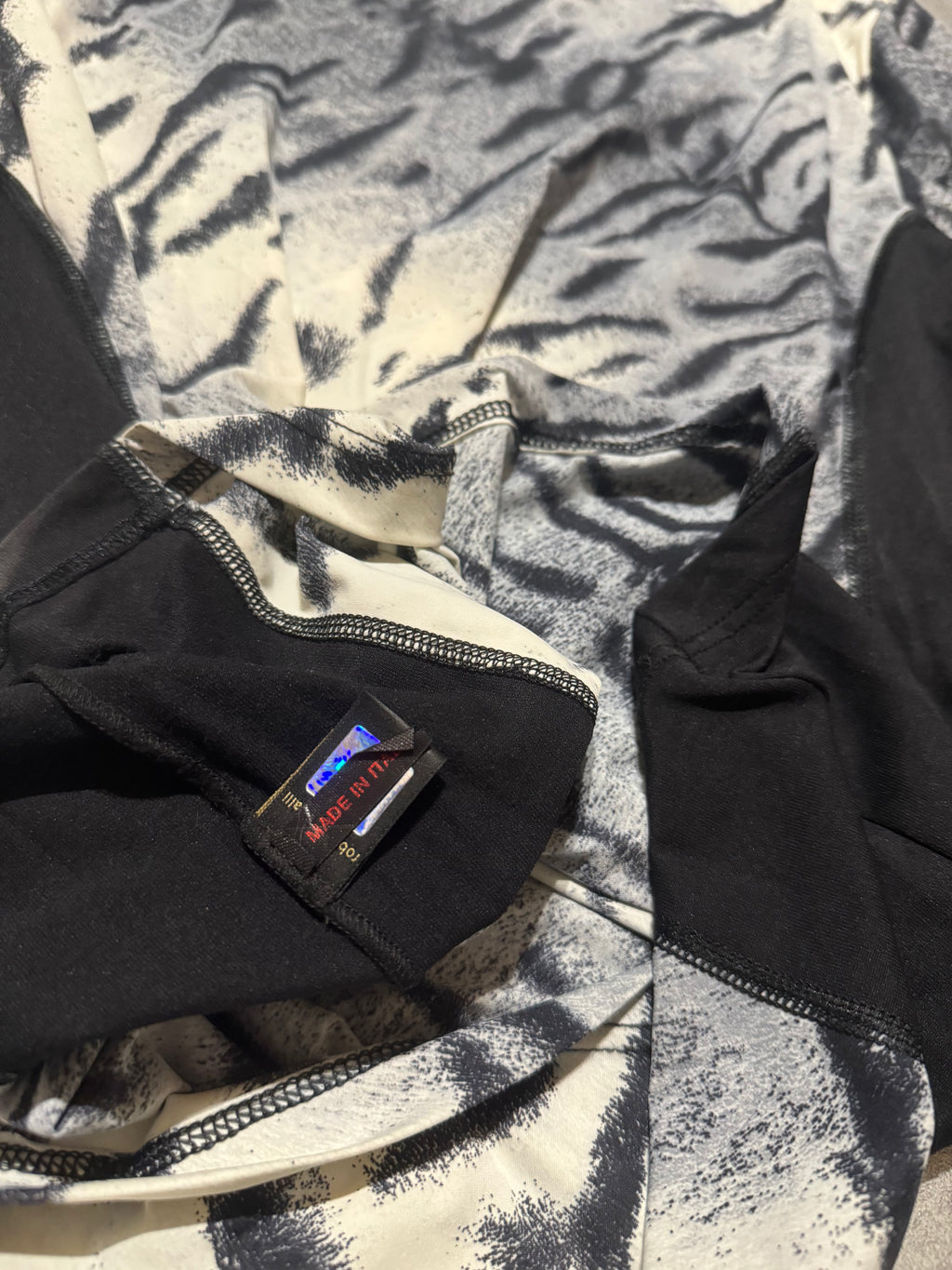 AW2000 Roberto Cavalli Zebra Contemporary Longsleeves (S/M) - 3