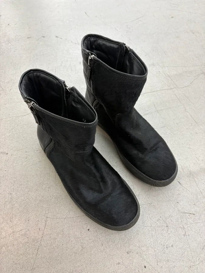 Moncler Signature Winter Black Pony Hair Leather Boots WcVAveQ 3