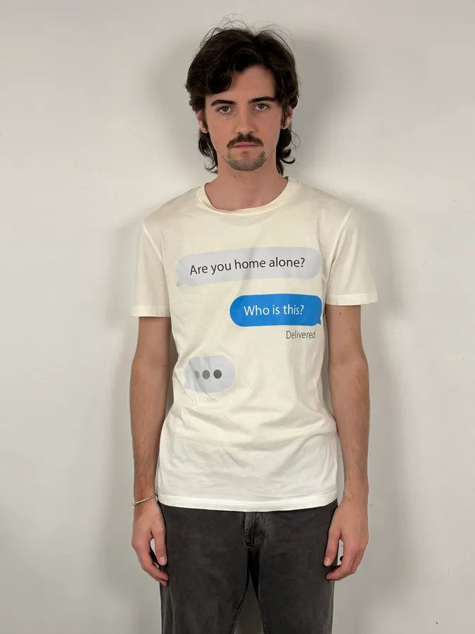 Moschino Cream Home Alone Text Graphic T-Shirt DxEwVCe 1