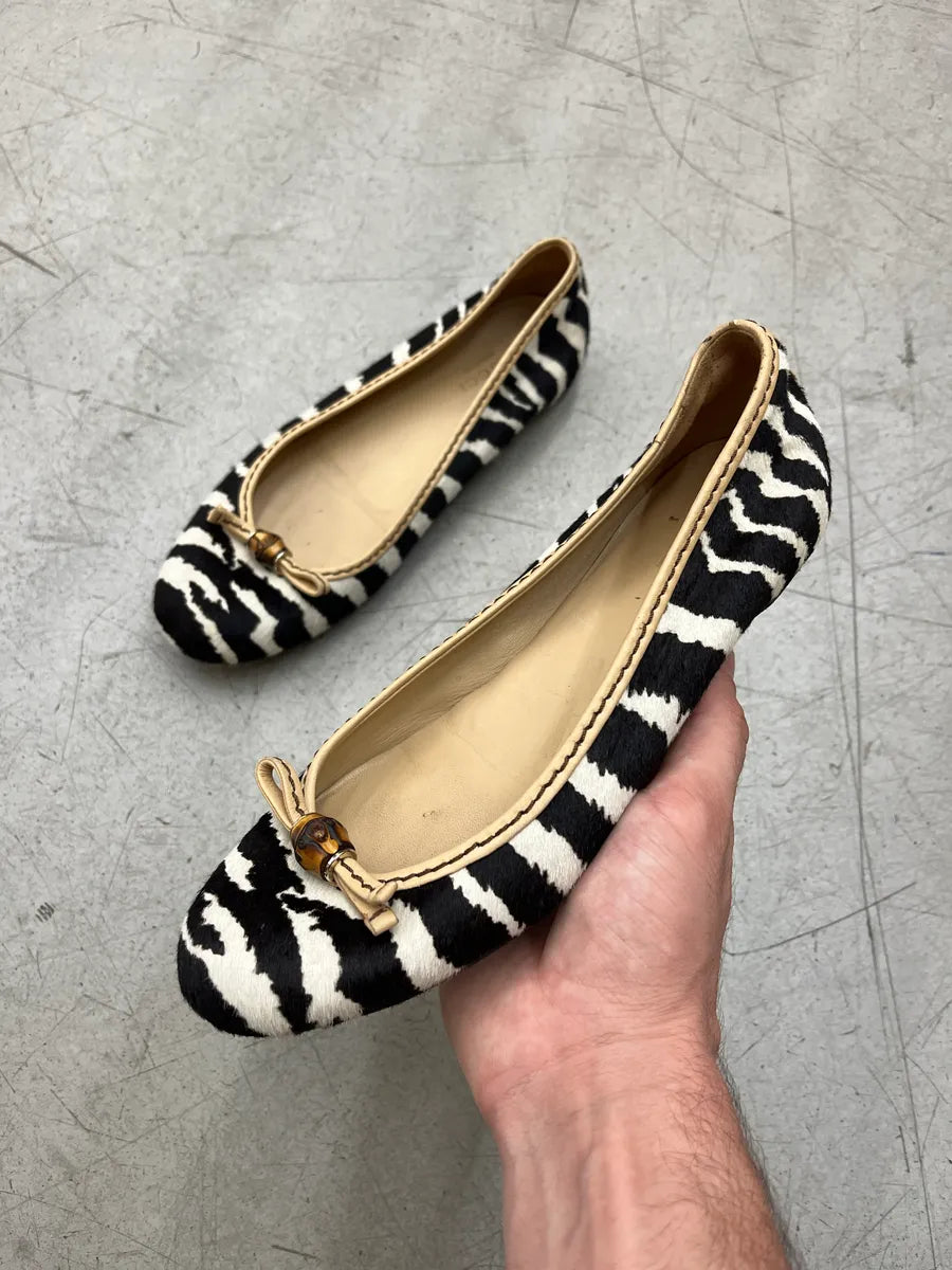 2010s Gucci Black Zebra Pony Hair Bamboo Bow Flats by Frida Giannini nrDzEQBX 0