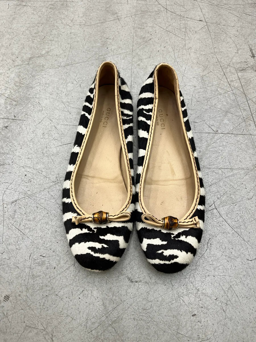 2010s Gucci Black Zebra Pony Hair Bamboo Bow Flats by Frida Giannini nrDzEQBX 1