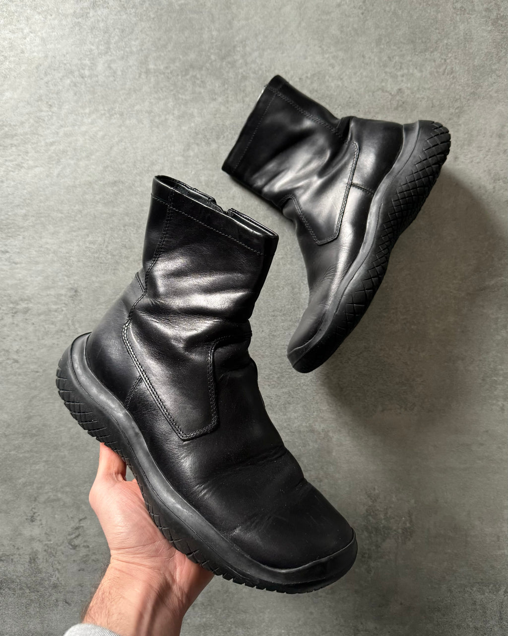 靴 PRADA SS1999 Black Leather Boots IT38 F/W 1999 Prada Sport Vibram Boots (38,5EU) – Bintagged