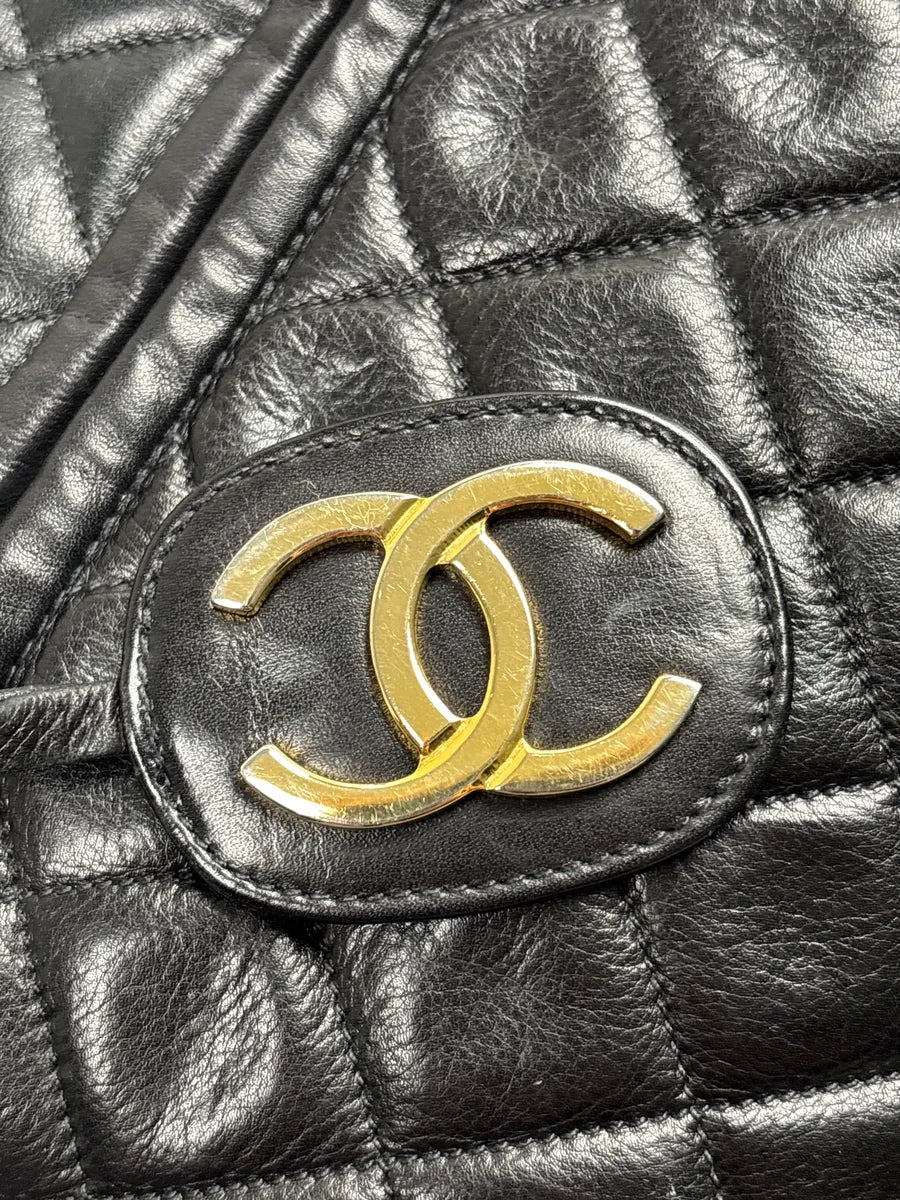 1990s Chanel Black Leather Quilted Chain Strap Shoulder Bag oqCQaQtg 16