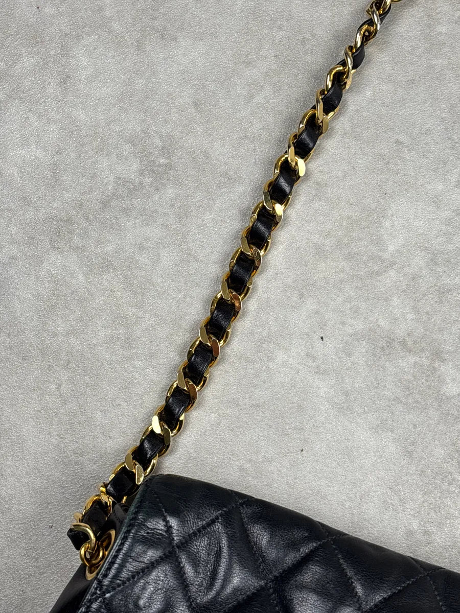 1990s Chanel Black Leather Quilted Chain Strap Shoulder Bag oqCQaQtg 6