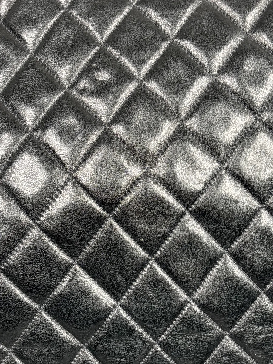 1990s Chanel Black Leather Quilted Chain Strap Shoulder Bag oqCQaQtg 9