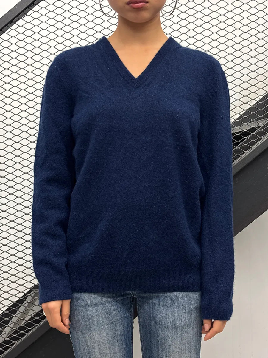 2000s Gucci Navy Cashmere V-Neck Elbow Patch Sweater oxfRaxUX 1