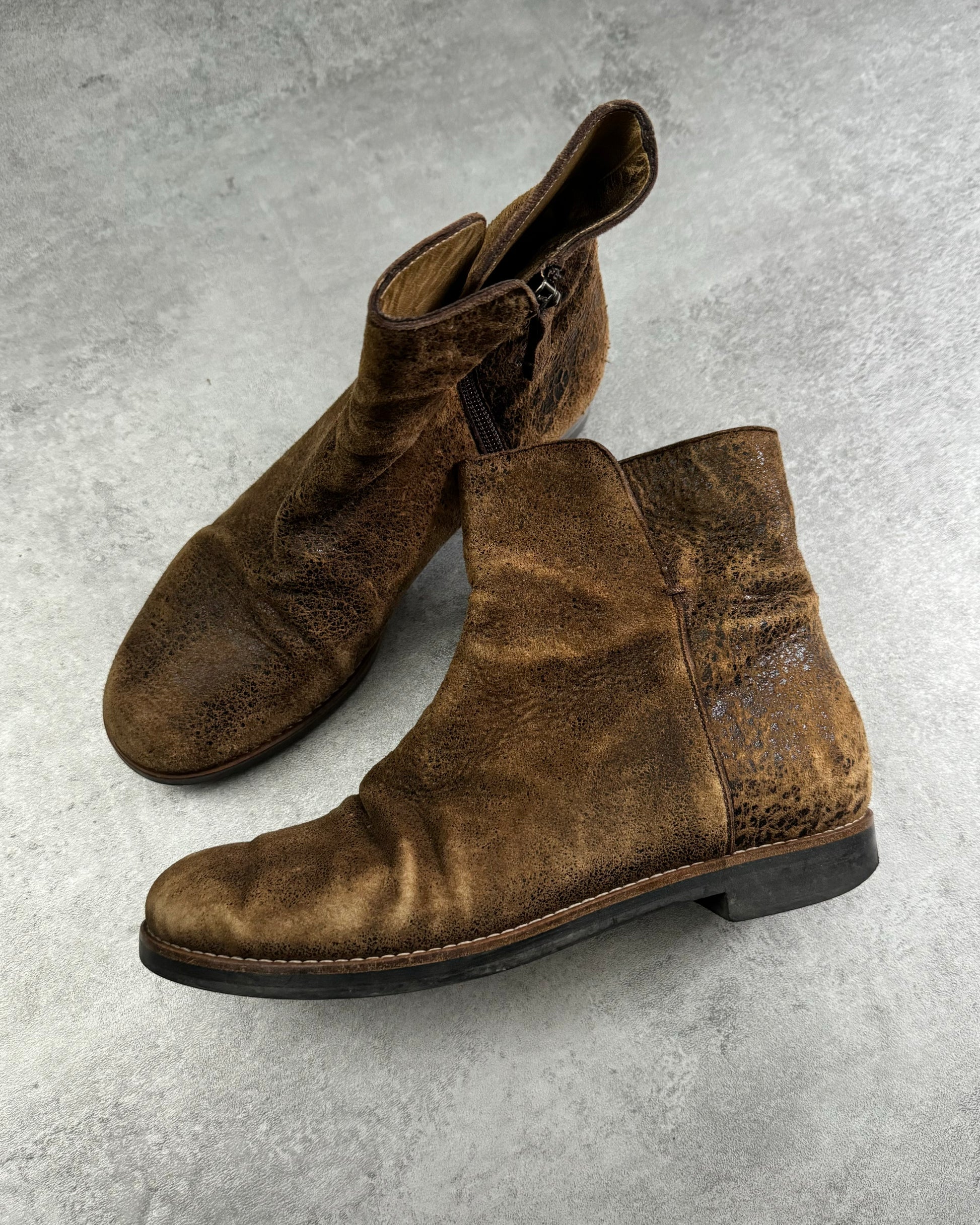 Maison Margiela Brown Cracked Eroded Brown Leather Boots (37) - 9