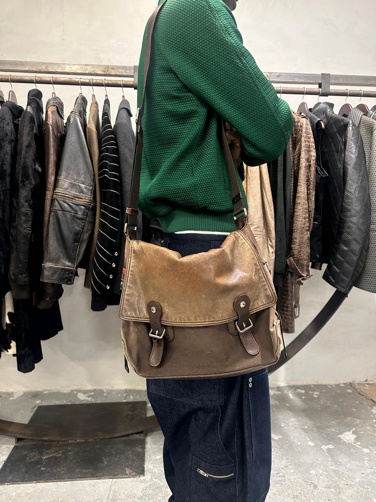 2000s Prada Linea Rossa Brown Leather Distressed Shoulder Bag (OS) - 6