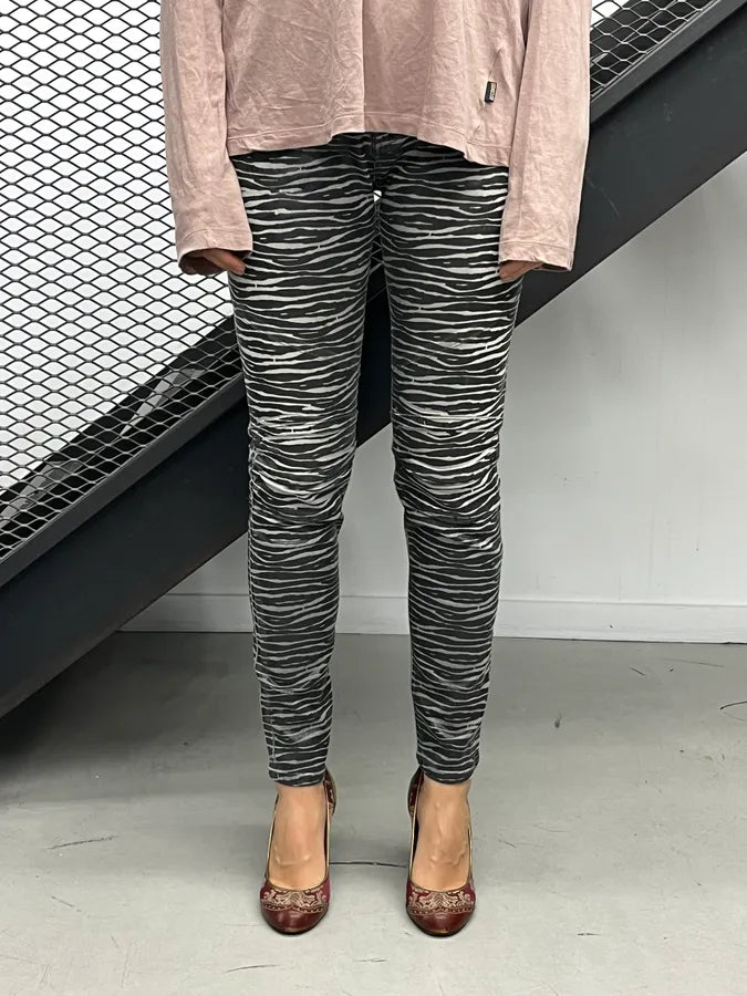 Pierre Balmain Black & Grey Zebra Stripe Waxed Slim Jeans KFEsiTT 1
