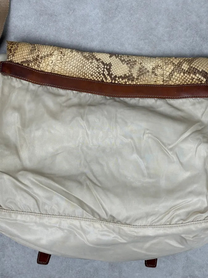 2000s Prada Beige Python Leather Messenger Bag  tAYAhmk 7