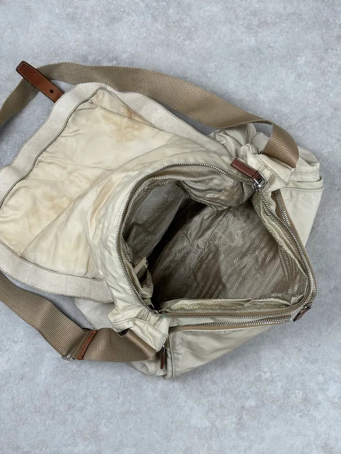 2000s Prada Beige Python Leather Messenger Bag  tAYAhmk 11