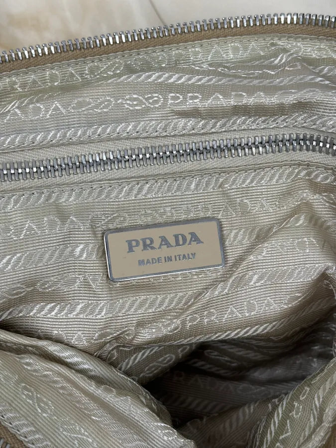 2000s Prada Beige Python Leather Messenger Bag  tAYAhmk 13