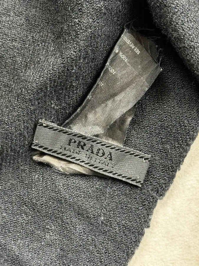 AW2004 Prada Black Classic Wool Scarf TZyfYRh 8