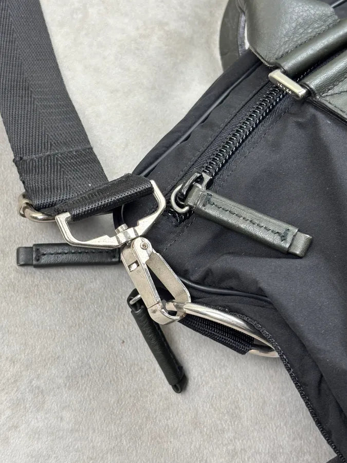 2000s Prada Black Nylon Laptop Handle Bag PdCPDcn 14