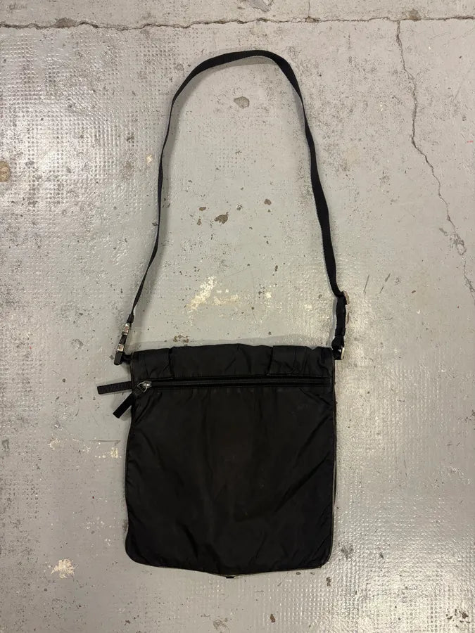 2000s Prada Black Linea Rossa Nylon Shoulder Bag mwXfmxs 4