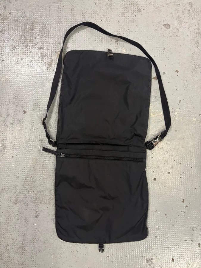 2000s Prada Black Linea Rossa Nylon Shoulder Bag mwXfmxs 6
