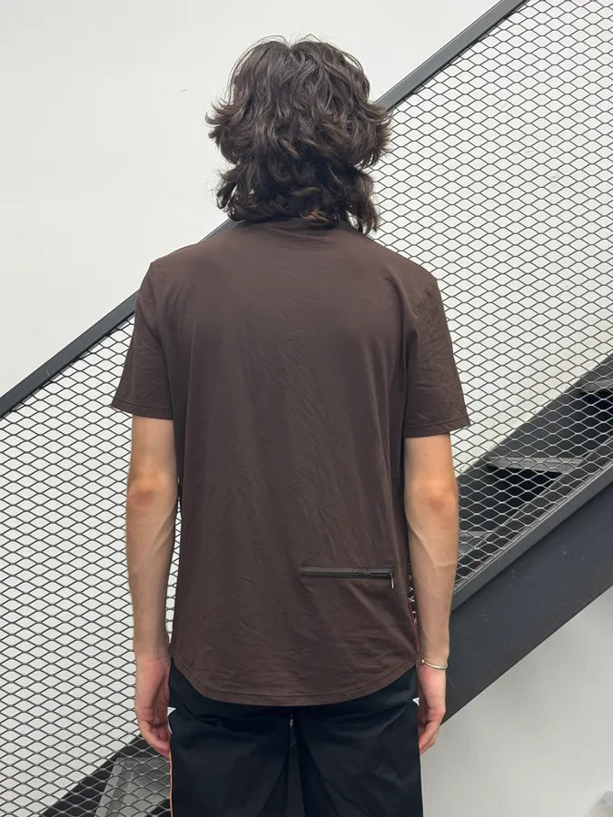SS2003 Prada Brown Back Zip Logo-Patch T-Shirt aRjSAlO 2