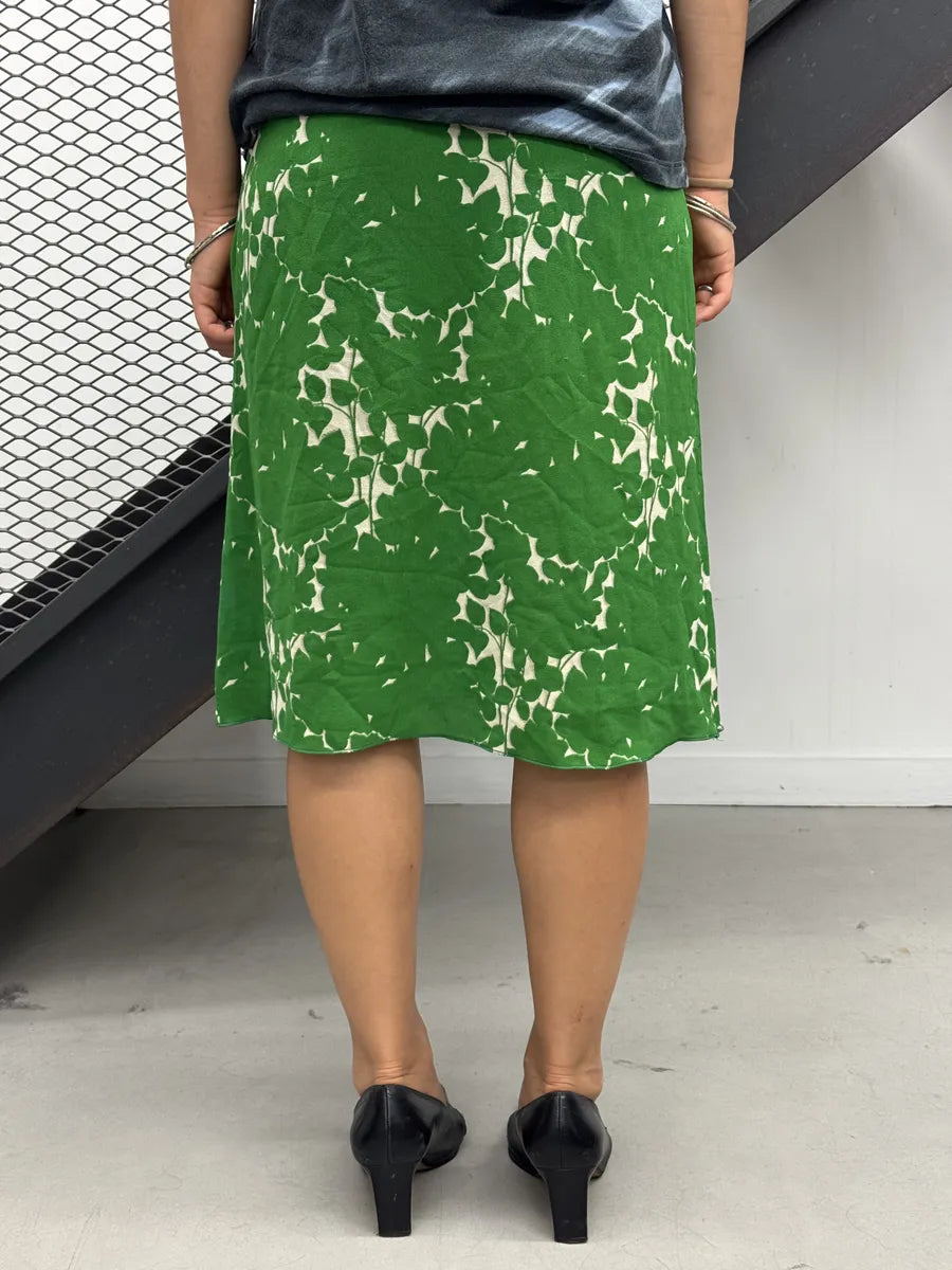 2000s Prada Green Silk Deer Print Skirt hheOhtd 2