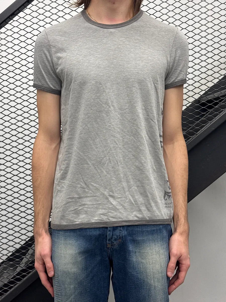 John Galliano Light Grey Vertical Logo Contrast Trim T-Shirt rOYLZHmi 1