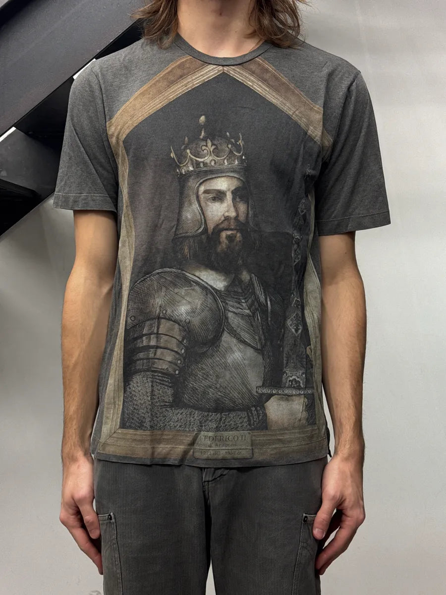2010s Dolce & Gabbana Grey Knight Portrait Framed Graphic T-Shirt rYnfkfKj 1