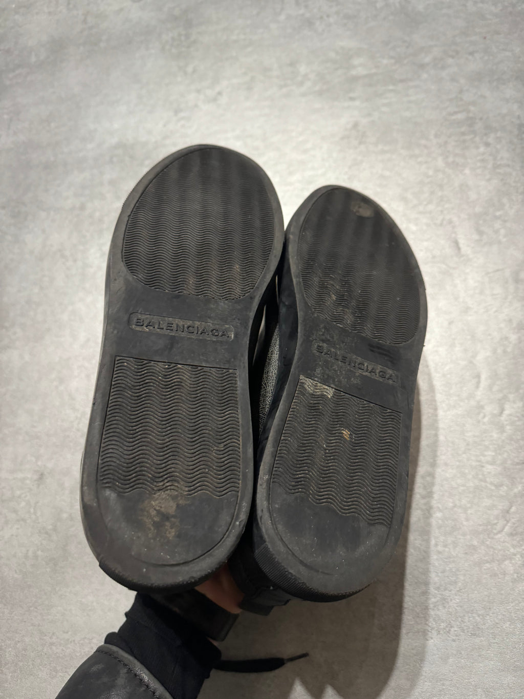 Balenciaga Arena High Cracked Grey Print Sneakers (45) - 5