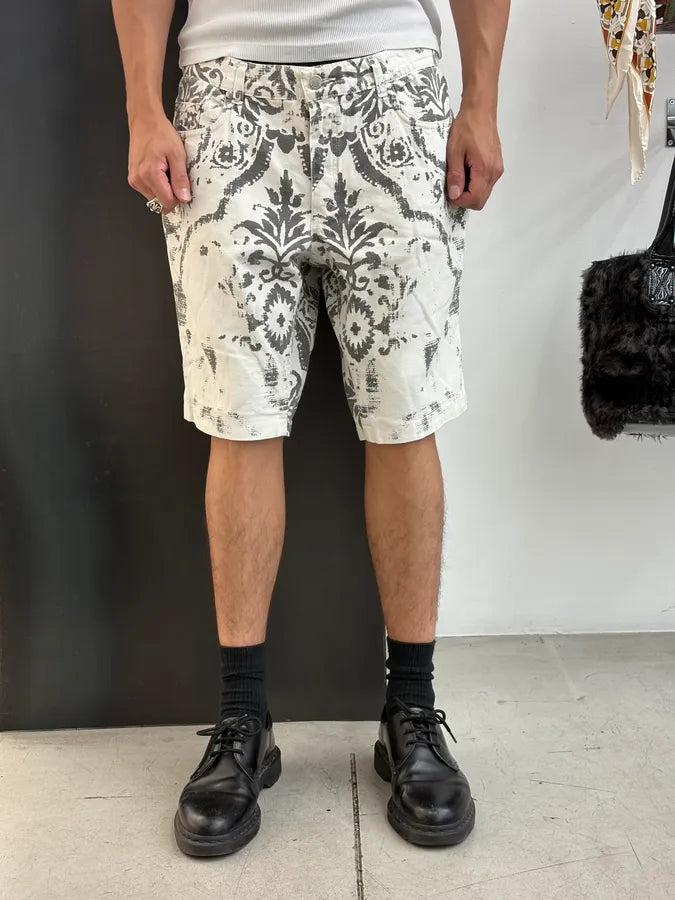2000s Roberto Cavalli White Floral Tribal Shorts DRDBjli 1