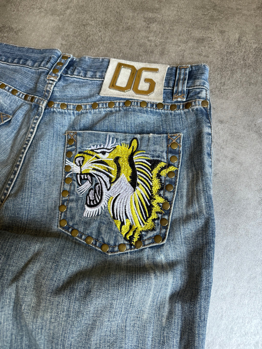 SS2005 Dolce & Gabbana Tiger Embroideries Distressed Jeans (M) - 3
