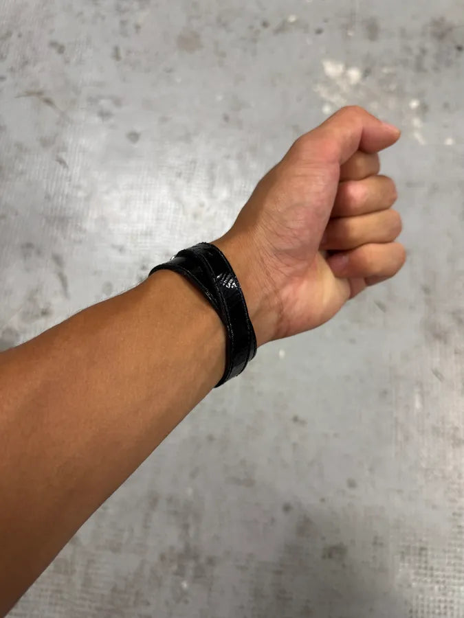 Saint Laurent Sliced YSL Black Leather Bracelet WgZvFEm 2