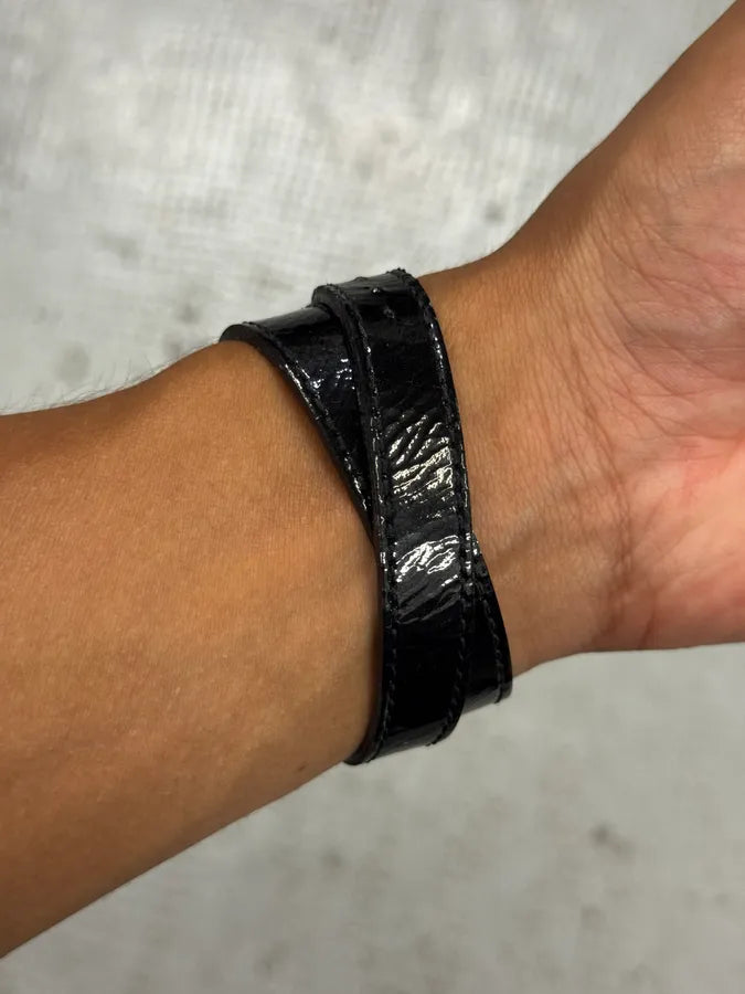 Saint Laurent Sliced YSL Black Leather Bracelet WgZvFEm 3