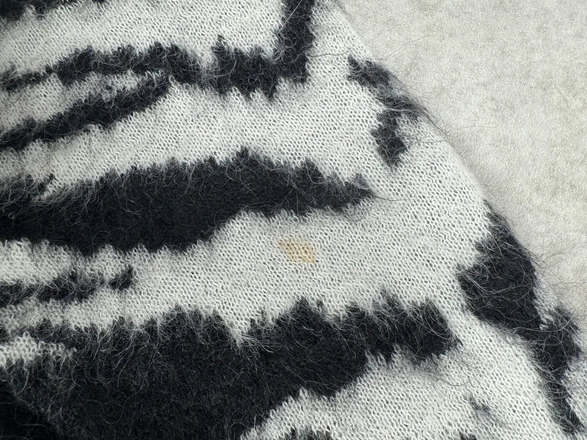 AW2014 Saint Laurent Zebra Wool Sweater by Hedi Slimane RPmdBOO 7