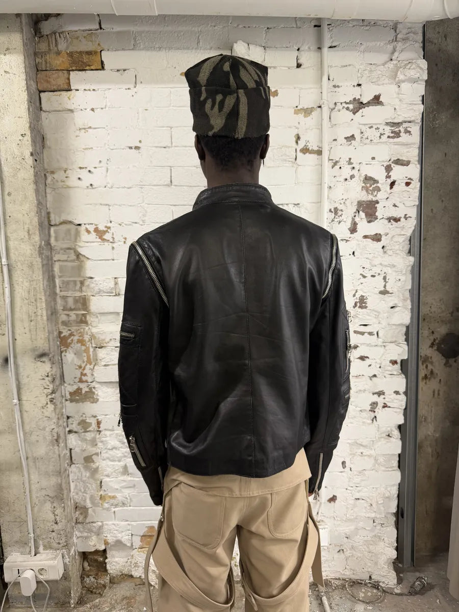 SS2002 Dolce & Gabbana Black Multi Zips Biker Leather Jacket with Detachable Sleeves bFzNTxO 3